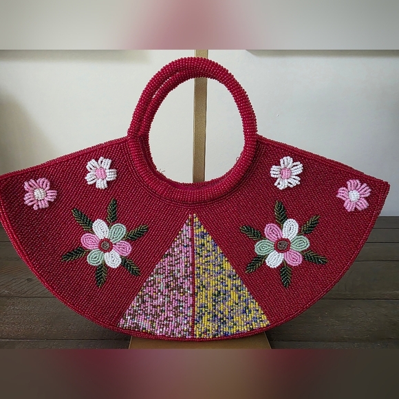 Vintage Inspired Red Beaded Floral Handbag - Picture 6 of 12